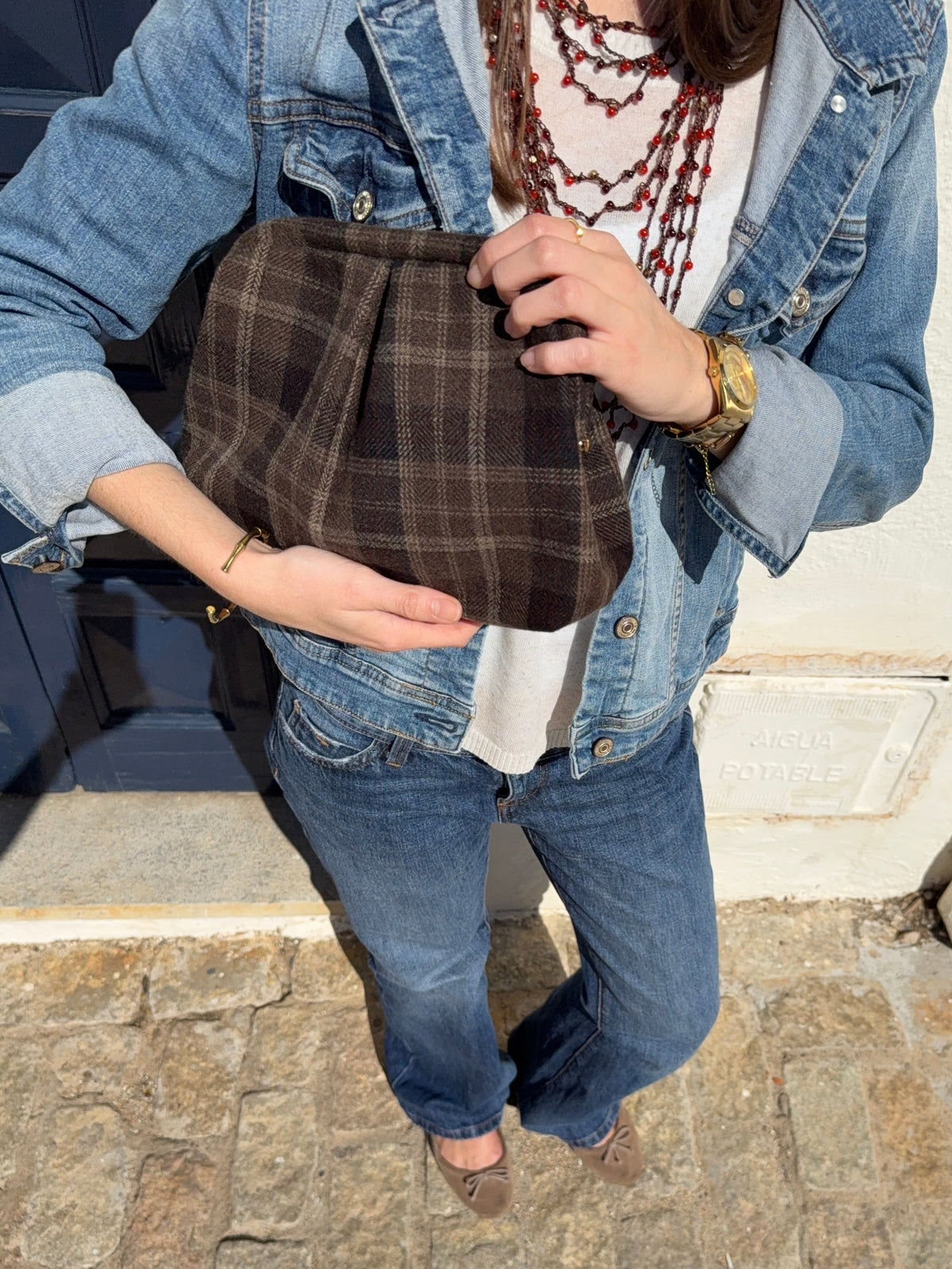 Clutch de cuadros marrón
