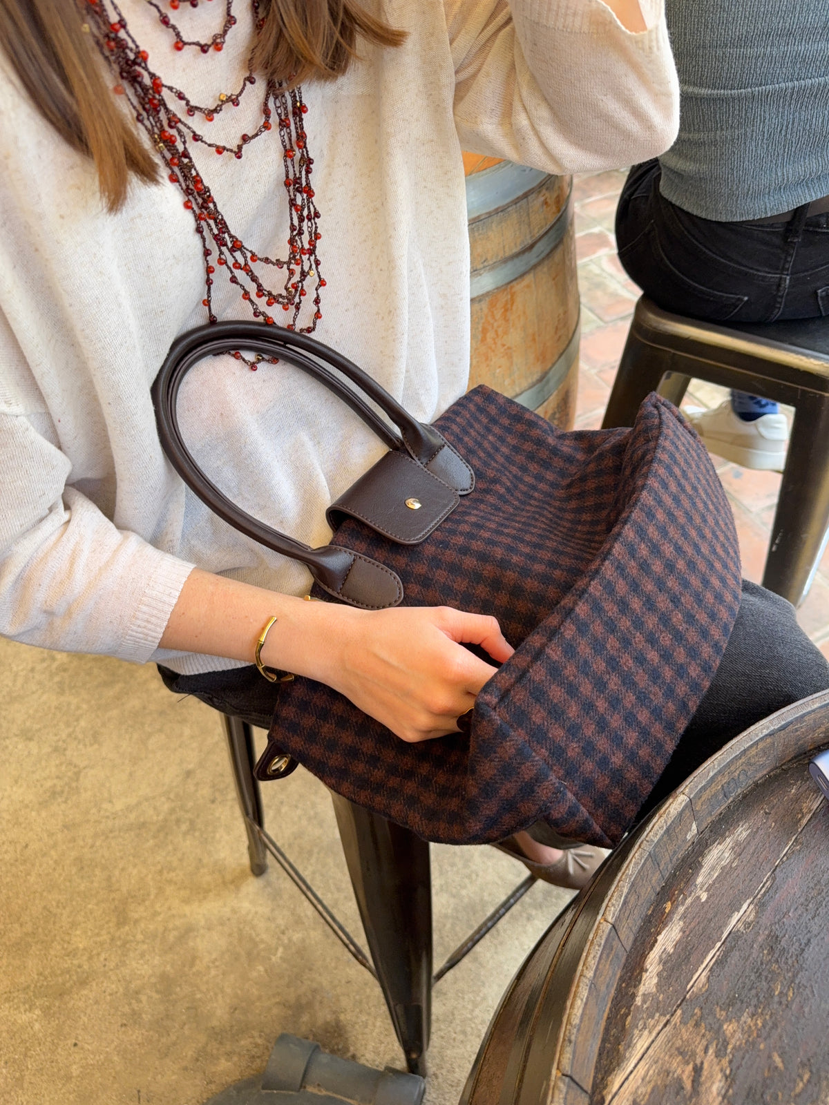 Bolso vichy marrón y marino