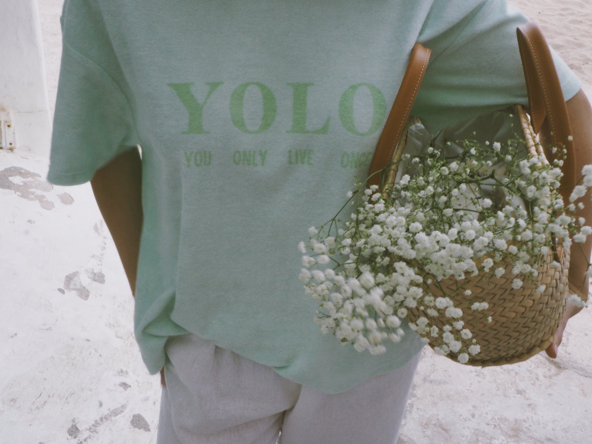 Camiseta "YOLO"